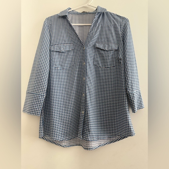 J. McLaughlin Brynn Jersey Blue Geo Print Shirt Size Large - Picture 1 of 4